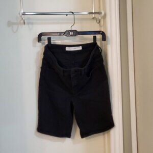 Denver Hayes High Rise Bermuda Shorts - Black. Size 2